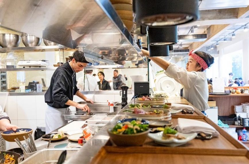 Restaurante Aizomê se reinventa durante a pandemia e descobre nova fonte de renda